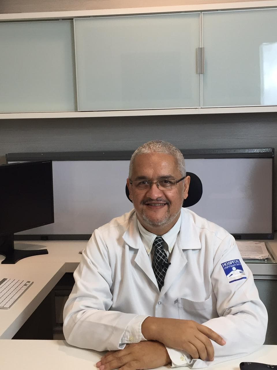Dr. Santiago Servin